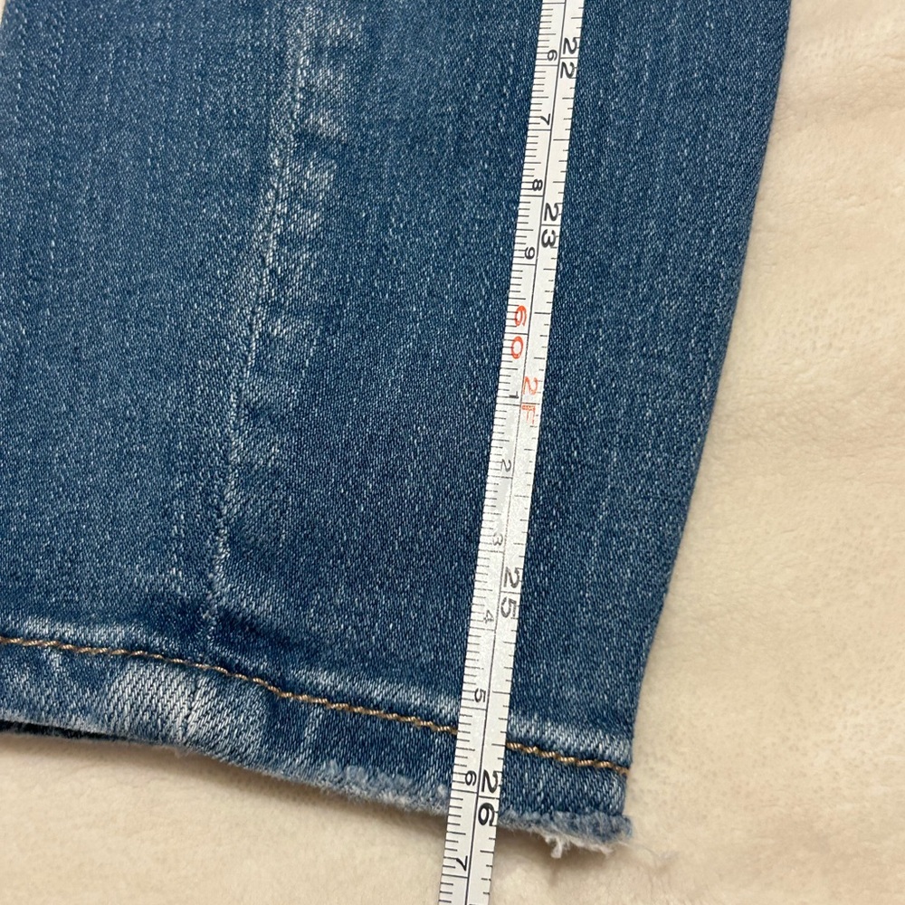 American Eagle Ripped Jeans - Picture 4 of 5